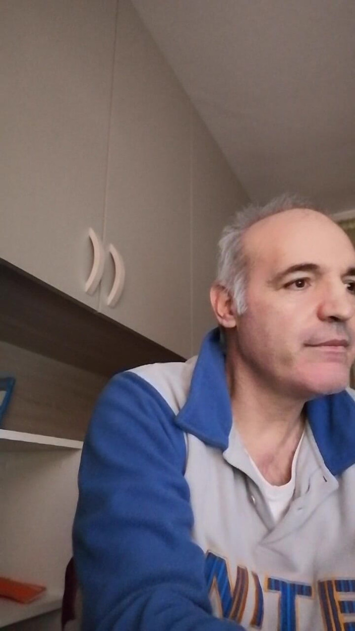 Setesesso7: Een lang cumshot tijdens een Skype-videogesprek met een knappe man...