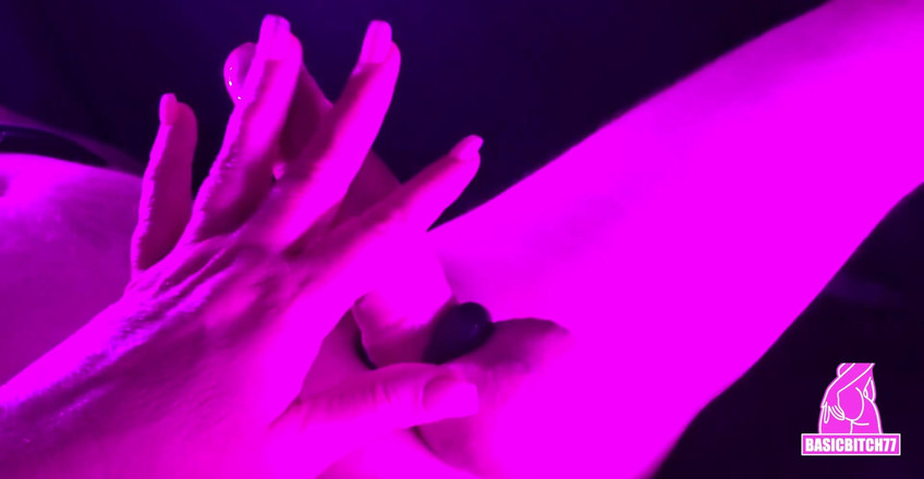 Basicbitch77: Дрочка руками з контролем оргазму з величезною порцією сперми