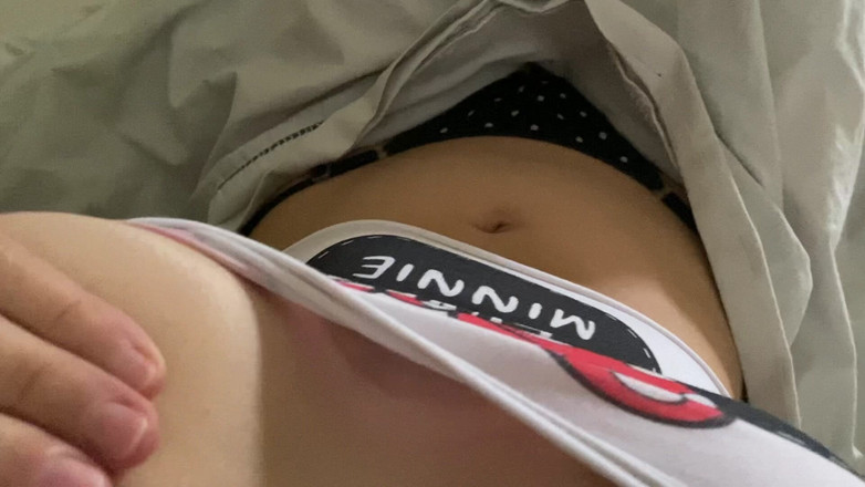 Sexy Joana: 나는 발정났고 내가 모두 젖을 때까지 자위했다