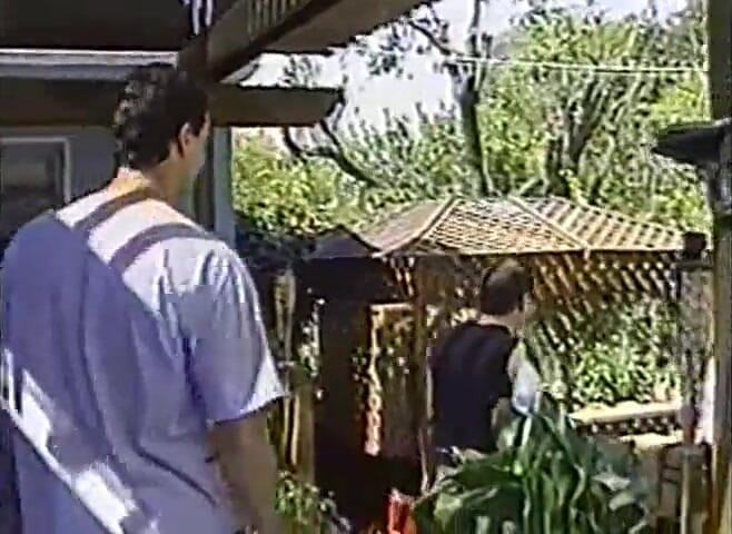 Homegrown Wives: Jakuzide eş değiştirme şenlik