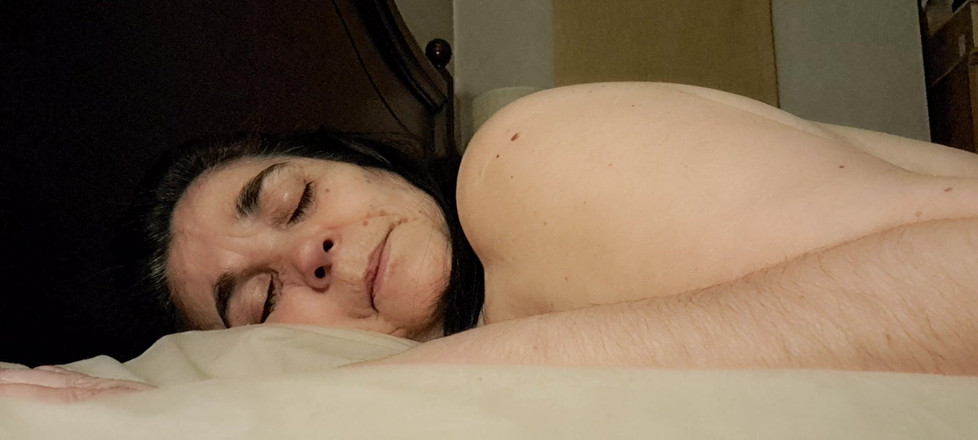 Mommy big hairy pussy: Tante seksi ini seks anal sama ibu tirinya - pov