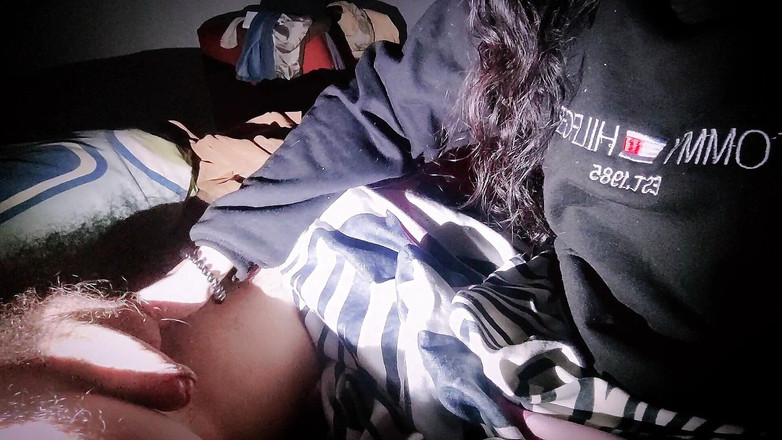 katha: Adik tiri kolombiaku yang masih 18 tahun lagi asik ngentot kontolku...