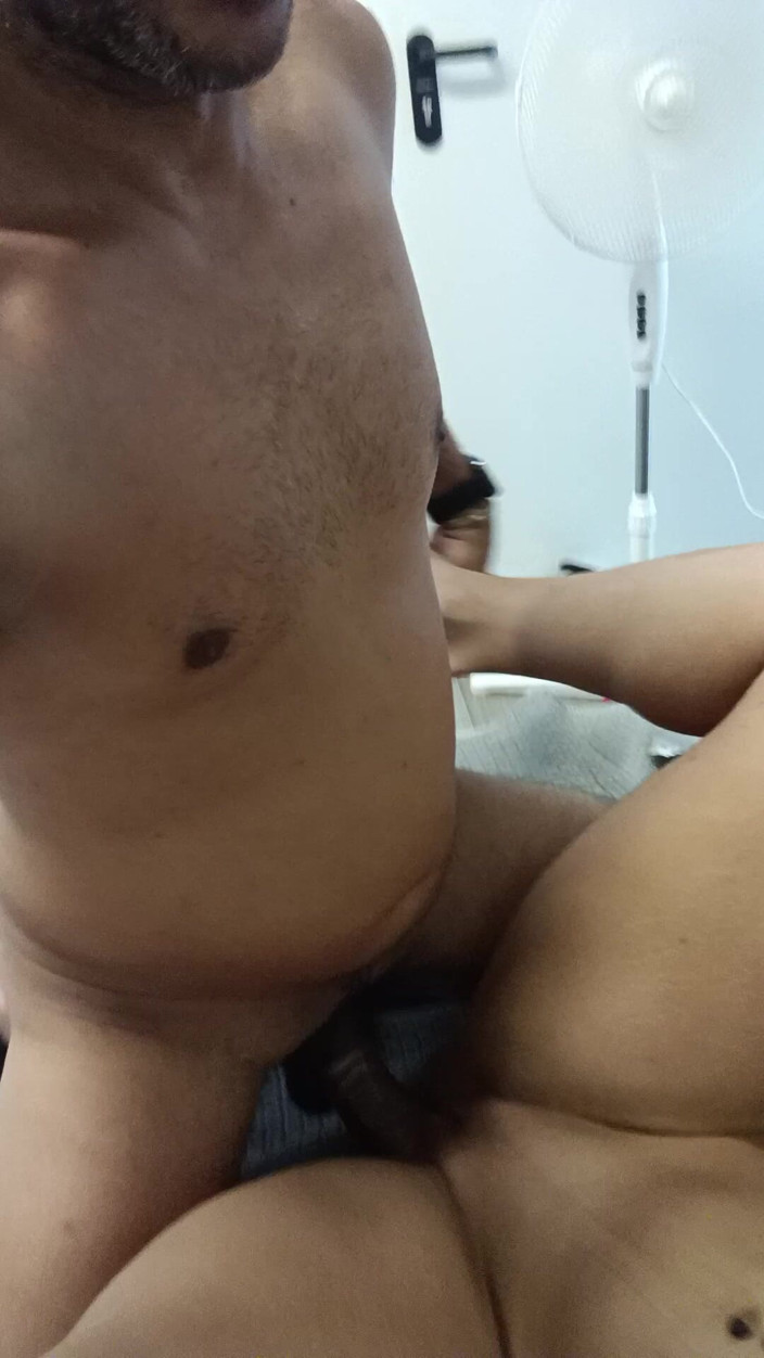 Europa Amador: Tetanggaku jadi sange banget di akhir pekan