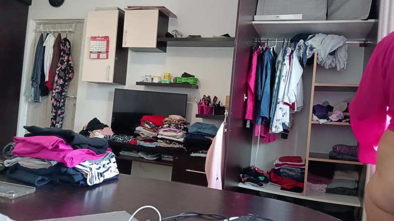 Amateur_MS: 素人の妻は服を試着して裁くのを楽しんでいます。