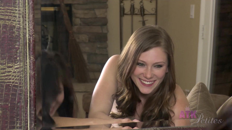 ATK Petites: Lésbica.