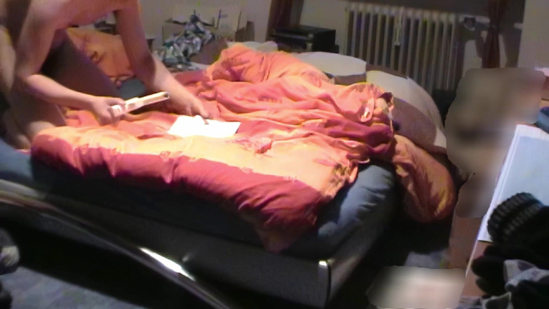 Mark Hannes: Vibrator Hump Masturbation