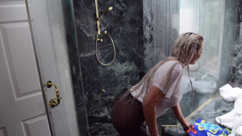 Anatomik Media: Nina Elle Wetlook 팬티 스타킹 샤워