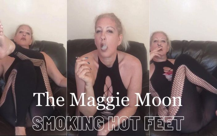 Maggie Moon: Maggie Moon Smoking Hot Feet