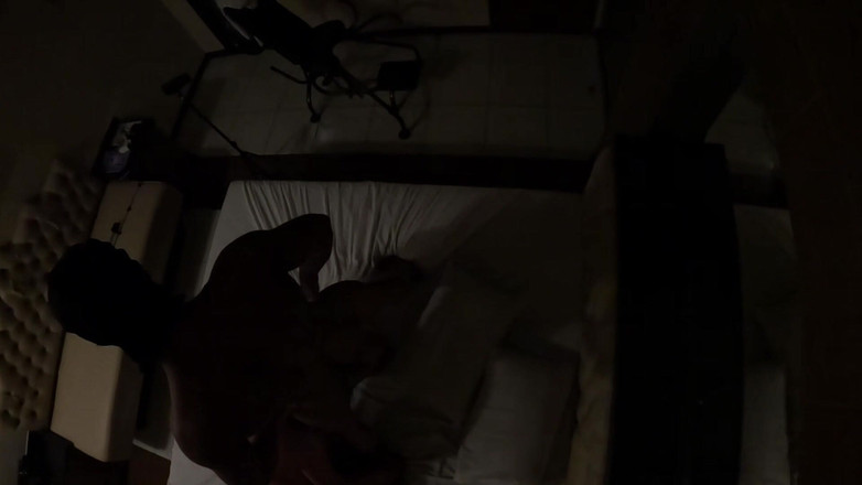 Minhaesposaparaoutro: Taur culturist rupt subtitrat o fute pe soția sexy anal...