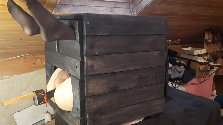 DiiVampy: Atrapado en una caja - máquina de follar anal