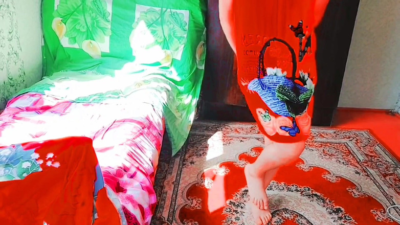 Kitty_Cross: बिस्तर में प्यारी बहिन cuddling