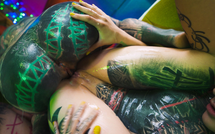 Z-Filmz: Serpienta 的菊花被精液填满，anuskatzz 和 illuz 的赞美