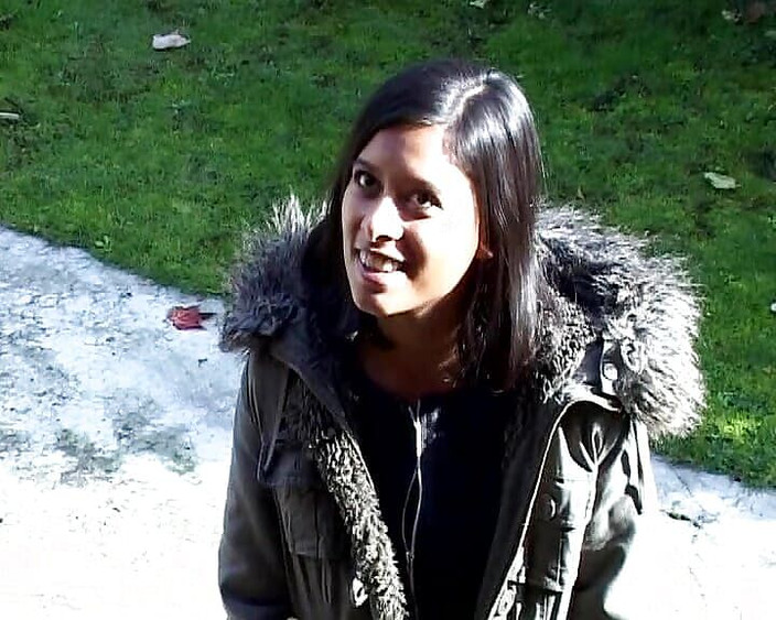 Planete Francaise: O gagică franceză frumoasă își umple gura după un futai dur