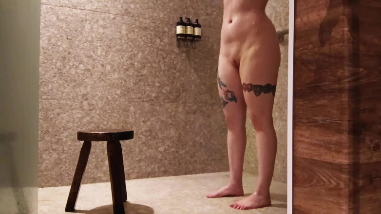 Candy Camille: 내 쪼이는 보지는 잘 면도하고 만족했어