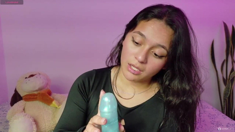 Emilyn Grifs: Ik ben altijd onderdanig aan je, petite wil geneukt worden