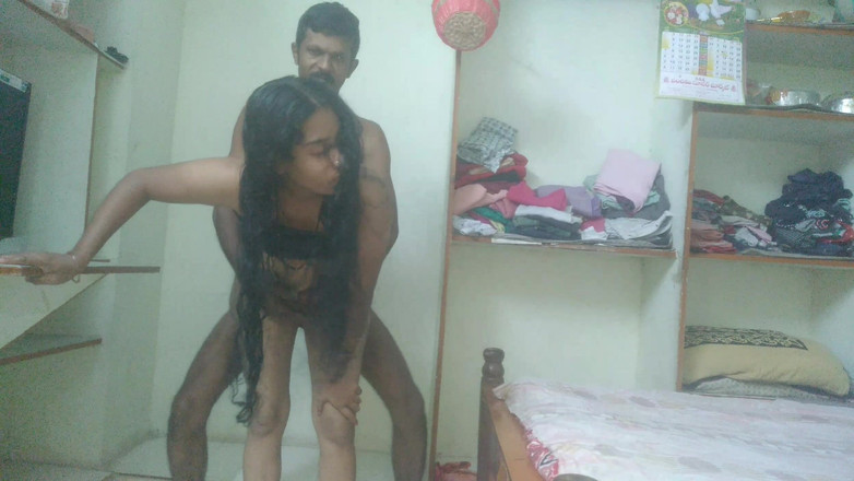 Telugu Couple: Soție indiană reală muie în stil indian desi în dormitor