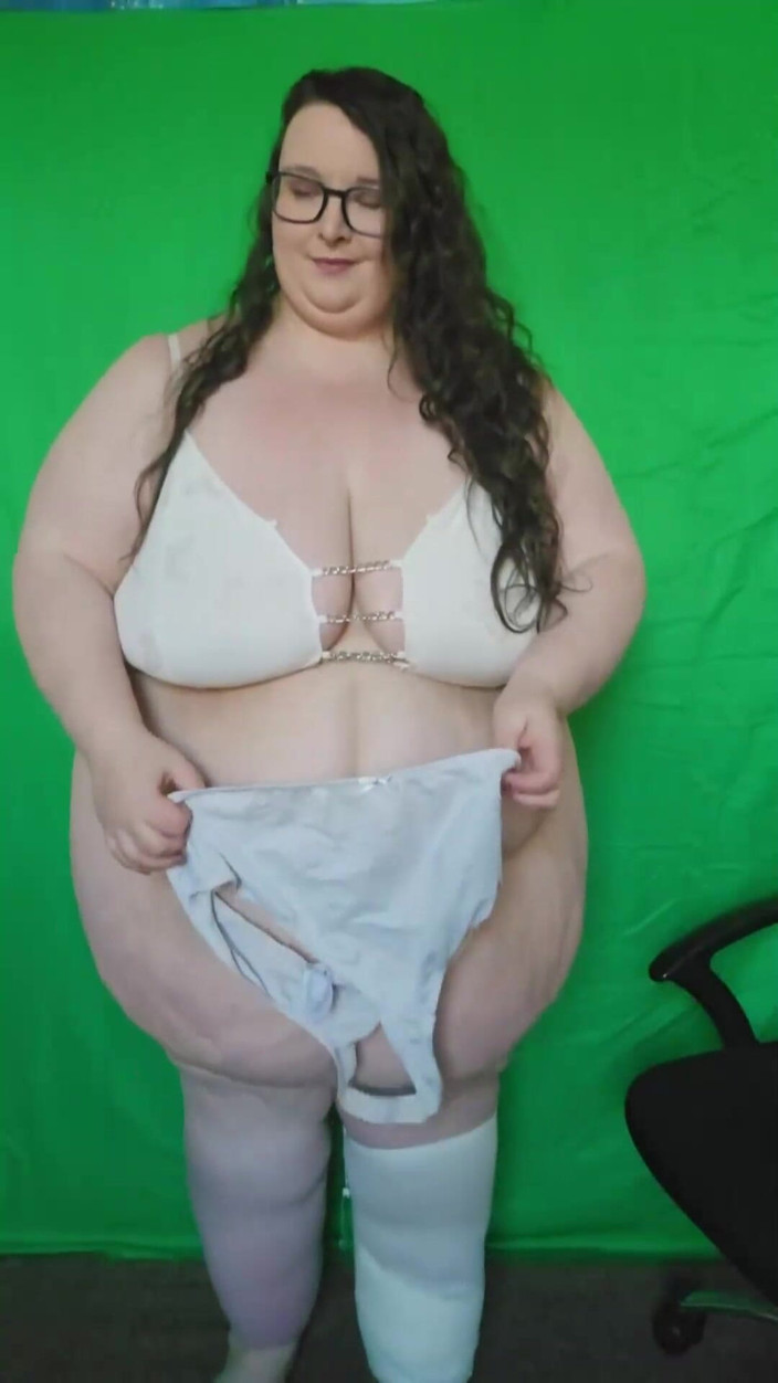 SSBBWLadyBrads: SSBBW 여신 화이트 팬티 시도