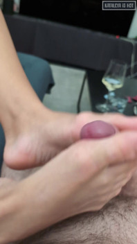 Funny Footjob!