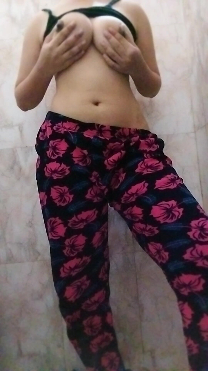 Riyathakur: 裸体德西青少年 第73集