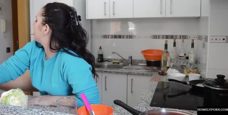 Pamela Sanchez: Berkongkek di dapur semasa memasak Pamela Y Jesus