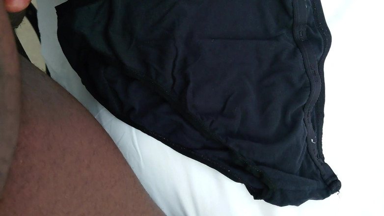 Jamdown26: Solo masturbation, jerking off, cum close up in black panty,...