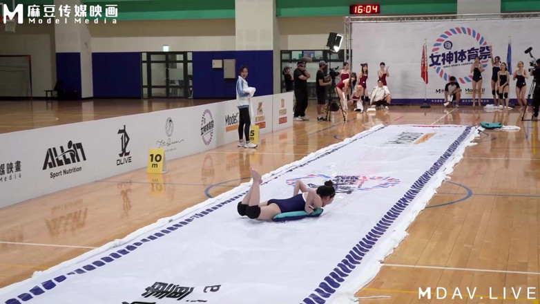 ModelMedia Asia: Mtvsq2-ep8 Goddess Sports Festival / 8. Periode / null Reibung! Rutschige menschliche einrollen!