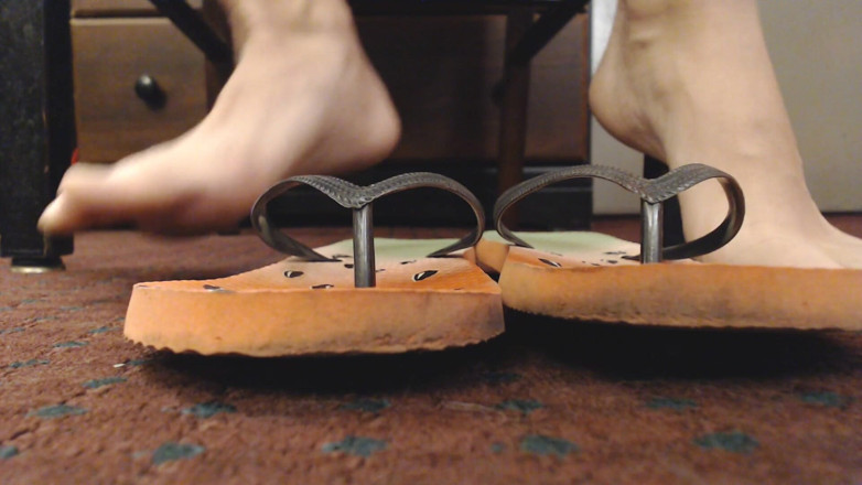 Abby Anna: Abby's feet flip-flop closeups