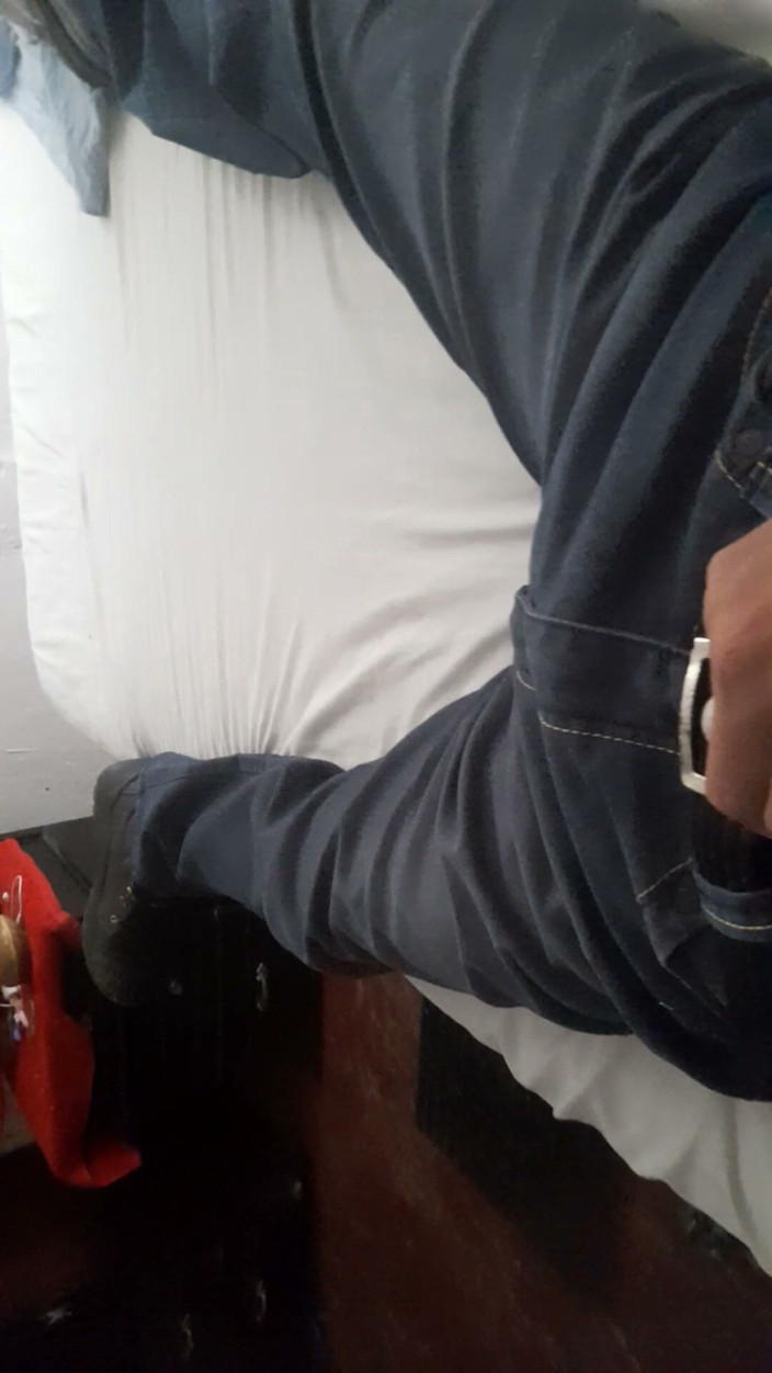 Carass: Pantaloni și cizme