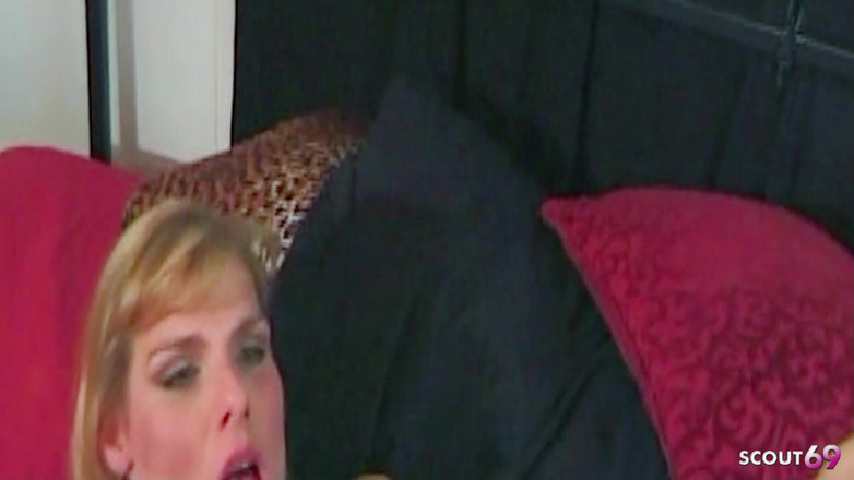 Shemale TS Collection: Pantat bahenol marilyn si waria seksi rambut pirang dientot habis-habisan