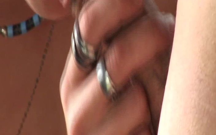 Just X Gays amateur porn: 狂野和自由：两个男人在开阔的天空下屈从于欲望