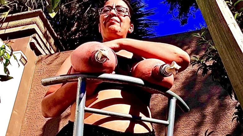 VeeVee Vixen: Sex Slave Nipple Enlargement Cam 3