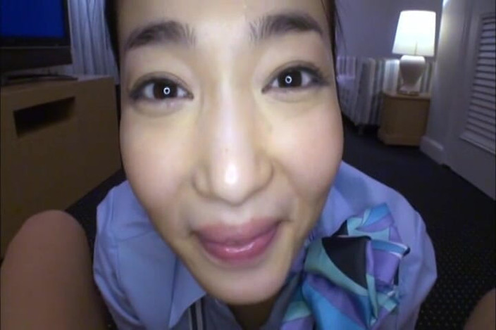 CherryBONBON: Elegant Flight Attendant Ryu Delivers a Performance Filled with Beauty...