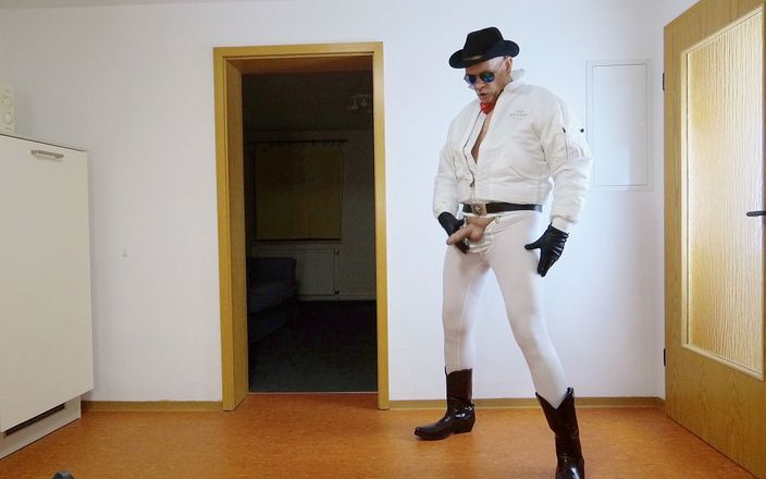 GERMANE_XL: Cao bồi Lycra da trắng 2 lần bắn tinh