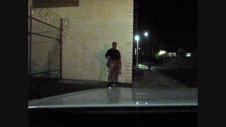 The porky pervert: Xuất tinh trên vỉa hè vào ban đêm