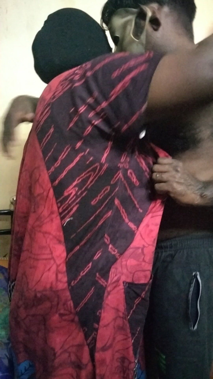 Tamil lesbian: Горячий секс тамильской деревенской тетушки со сводным братом