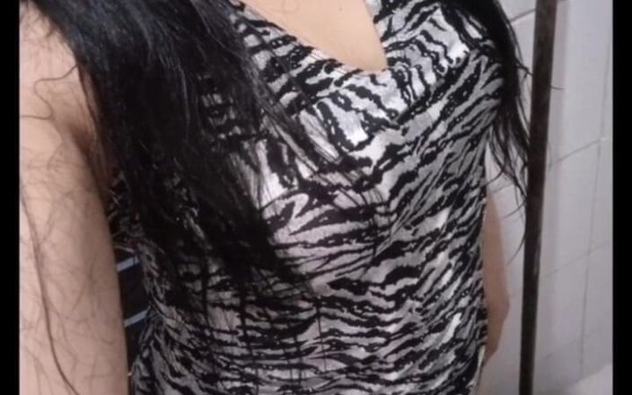 Sexysweet0455: 当老板看着我的大屁股时，他们雇佣我打扫