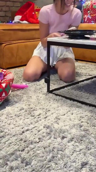 Două fete un tip Multe prezintă și un mini joc de ruletă cu labă CFNM Challenge