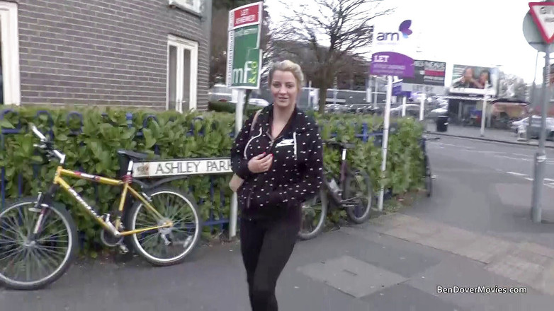 Ben Dover Movies: Ben dover ketemu sama sienna day yang tersedak setelah nyepong...