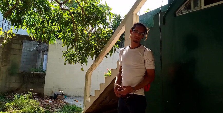 Raba erre elle: 내성적인 것을 멈출 수 없는 집으로 돌아오다