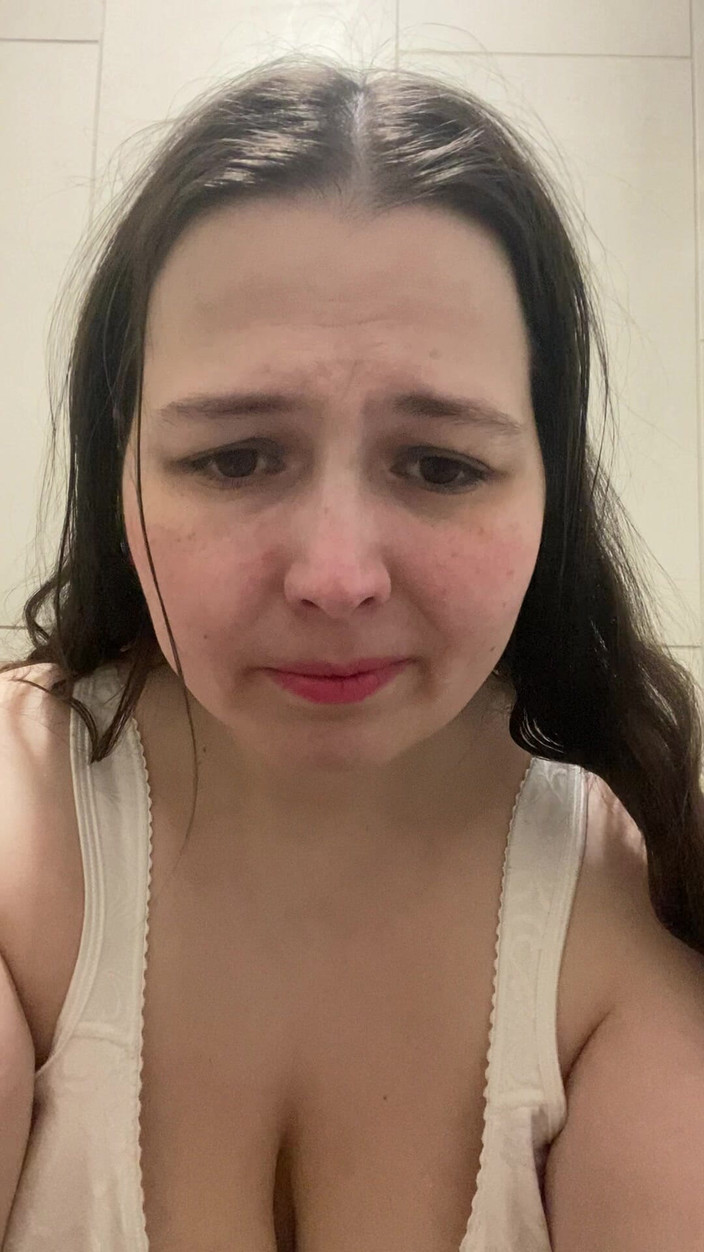 MissChrystalline: Bercakap, kekecewaan seksual, telefon terus jatuh, orgasme akhirnya