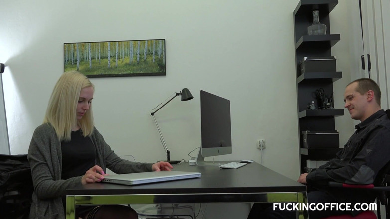 PornCZ: Sexy Česká Blondýnka Chce Víkend