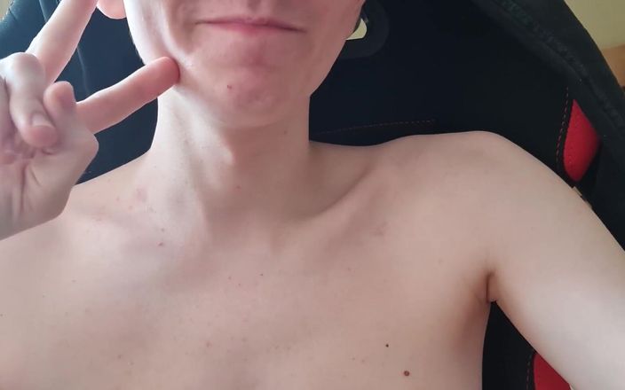 Prettyboi2000x: Peu de taquinage pour vous les gars ... Tout rasé et...