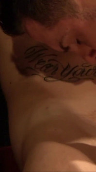 映画館で素敵で柔らかいゲイファックシーン