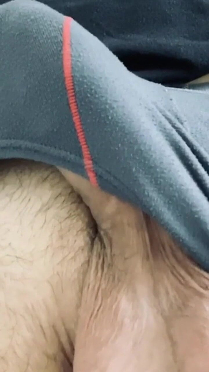 UnderXiaoQiang: Jsem tak nadržená a moje koule jsou tak plné!