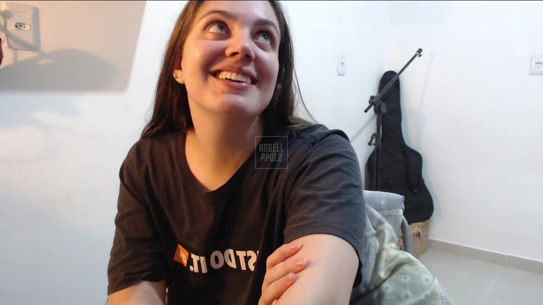 Angell Apolo: Bionda Con Un Grosso Sedere Che Balla Nella Stanza in...