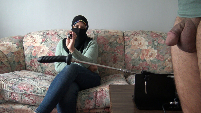 Souzan Halabi: Mısırlı evli kadın kocasını aşağılıyor ve sikiş makinesi satın alıyor -...