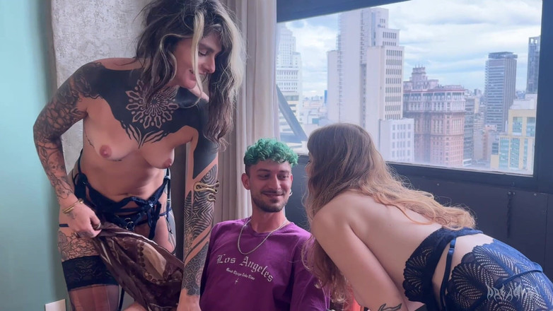 Dread Hot: Ja i mój przyjaciel zostali złapani przez tajemniczego mężczyznę i...