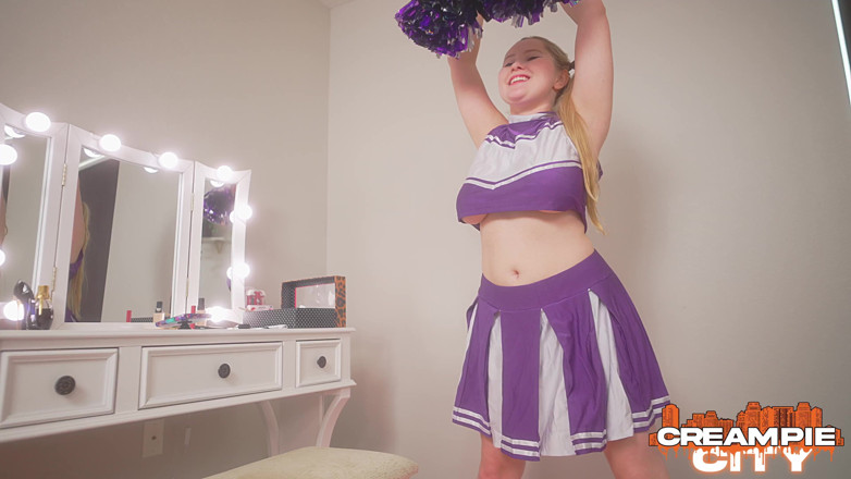 Semaj Media: Cheerleaderin mit dicken titten emma shay liebt es, schwarzen schwanz...