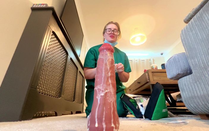 JessieHH: Une infirmière vide ta bite après avoir trop de pilules...