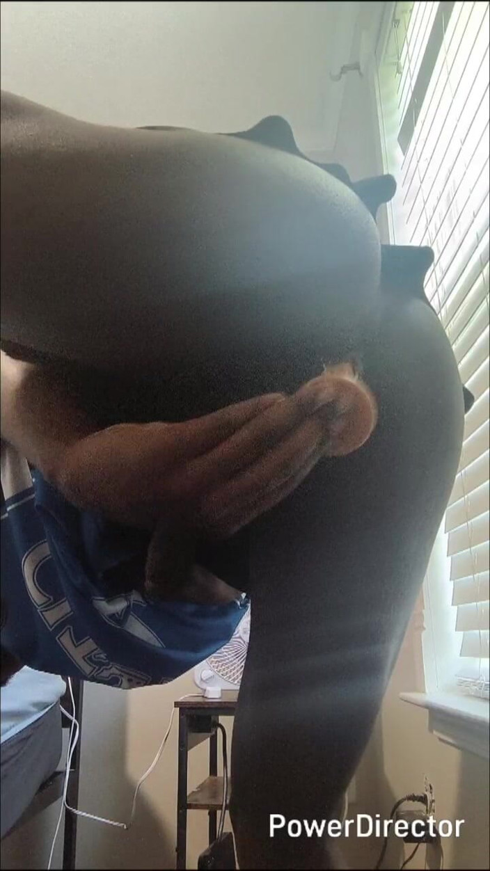 DaBlackFemboy: Lelaki Pondan ketagih dan berkrim tanpa henti dari dildo besar